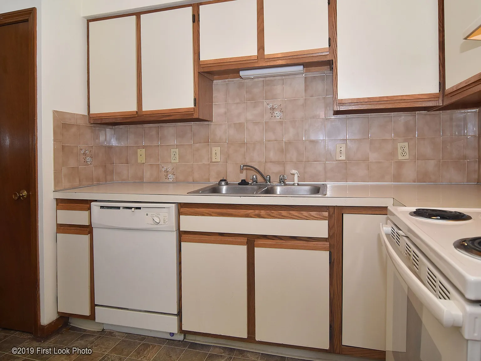 1 bed, 650 sqft, $1,570 — Photo 3