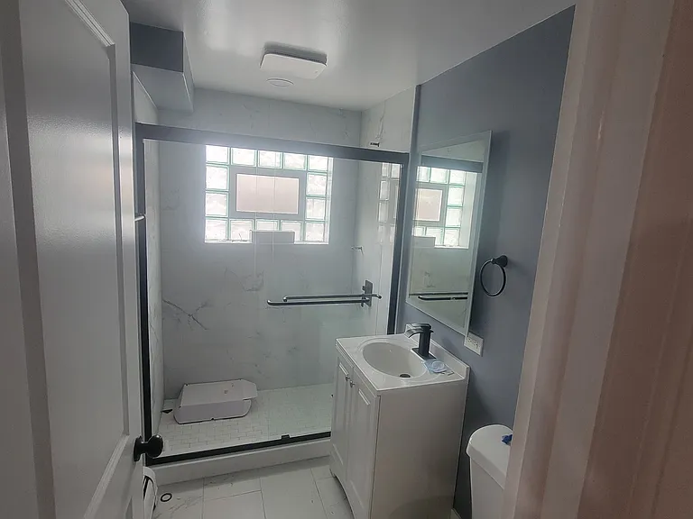 4250 W Lawrence Ave #2W — Photo 4