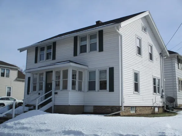 1519 Hamilton St, Manitowoc, WI 54220