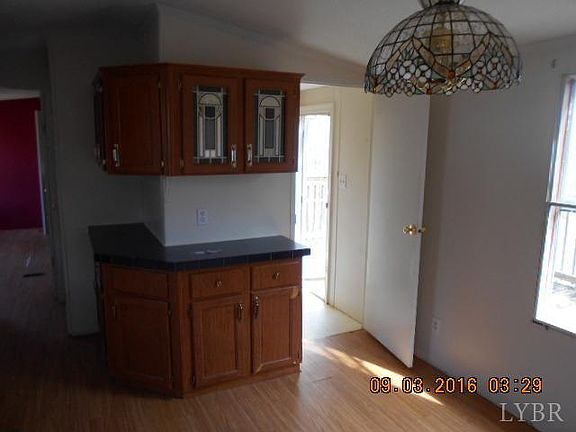 3rd image of 505 Wesley Dr