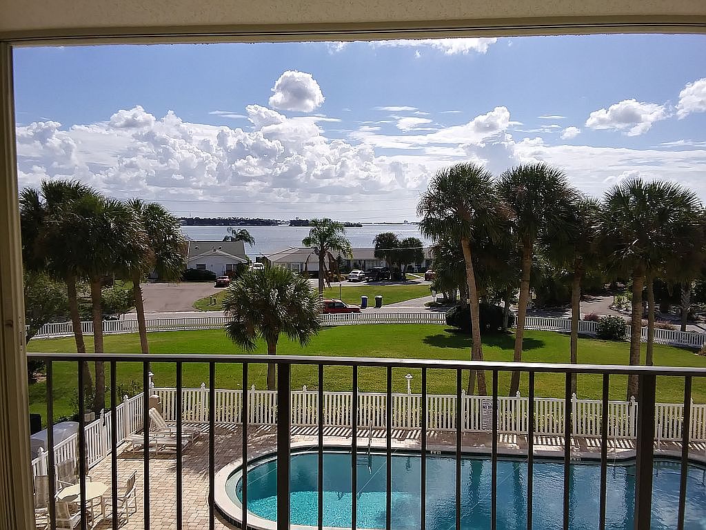 2530 Gary Cir APT 303, Dunedin, FL 34698 Zillow