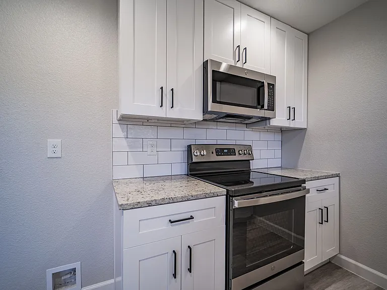 5866 Cliff Path — Photo 9