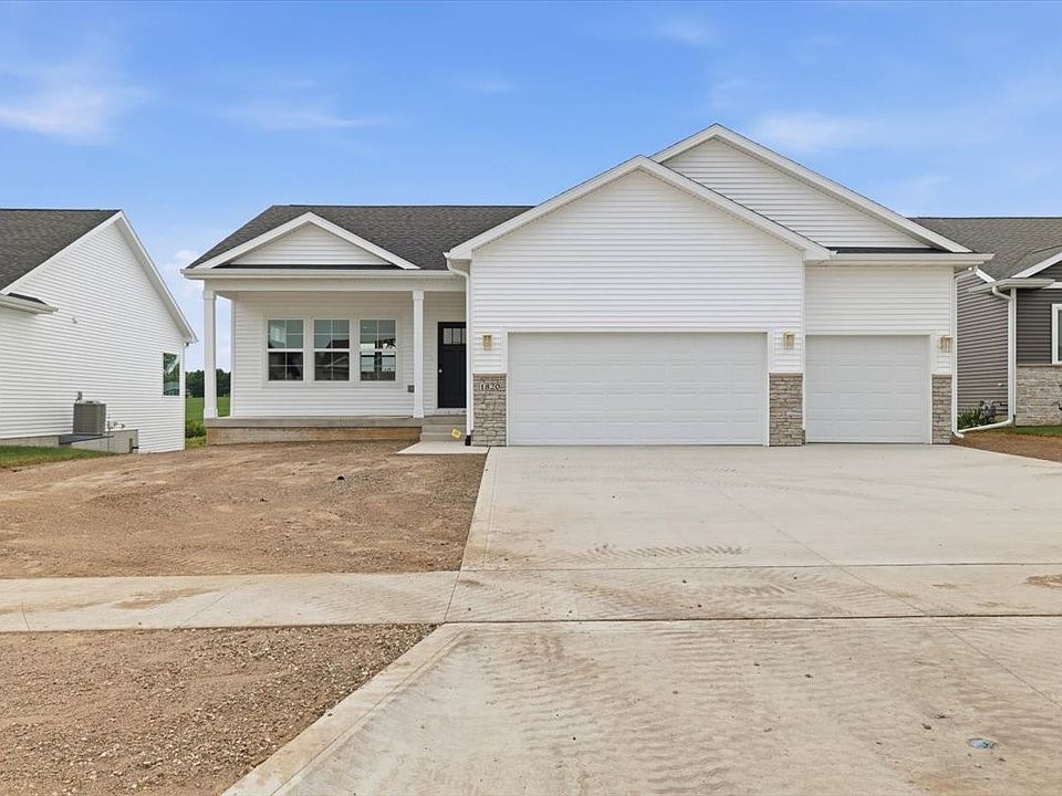 1st image of 1820 Tuscany Dr SE
