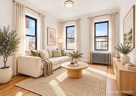 Living room, photo 1