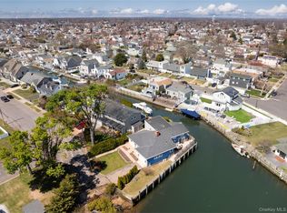 2 E Lido Prom, Lindenhurst, NY