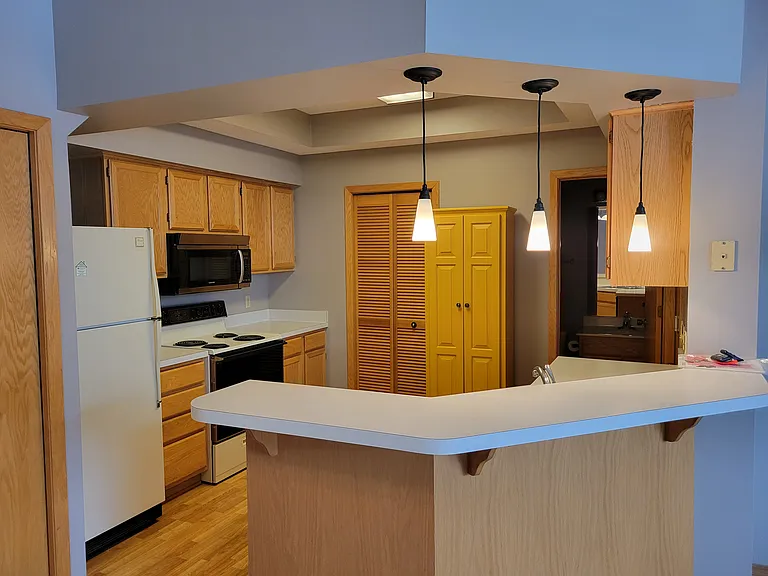 10924 Oregon Ave S — Photo 3