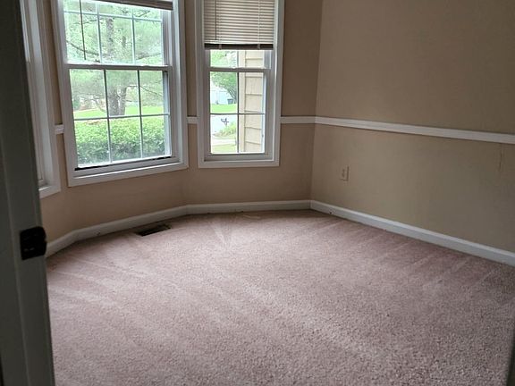 3rd image of 4955 Heritage Valley Dr