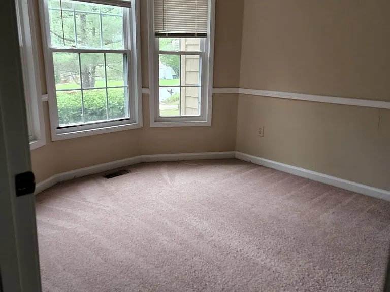 4955 Heritage Valley Dr — Photo 3