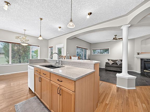 5th image of 265 Dunvegan Rd NW