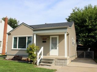13710 Wesley St, Southgate, MI 48195