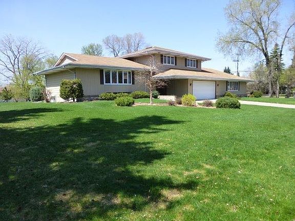 3rd image of 2030 County Road D W