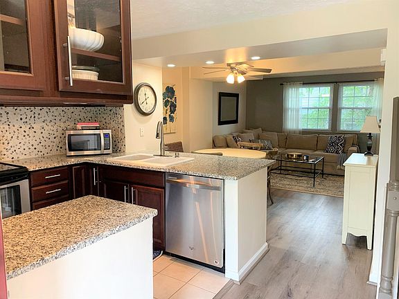5th image of 2821 Middleboro Dr