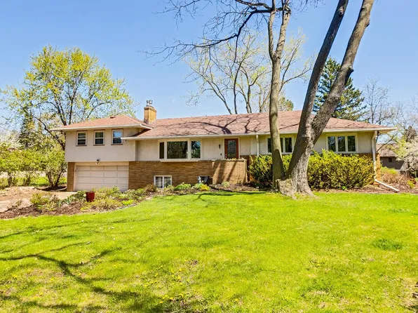 3134 Victoria St N, Shoreview, MN 55126