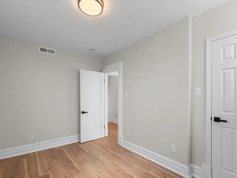 1024 Commodore Dr #A — Photo 10