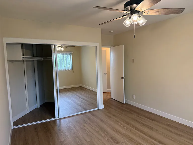 2601 N Glenoaks Blvd #E — Photo 25