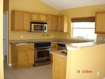 10016 Laramie Ln — Photo 3