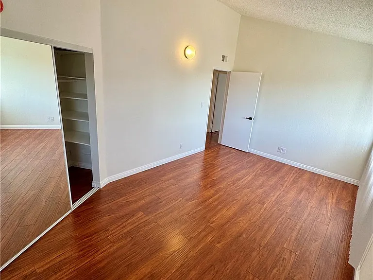 1523 E Windsor Rd #105B — Photo 21