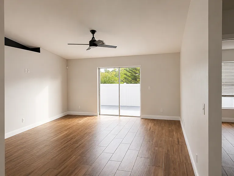 4755 Leonard Blvd S — Photo 9