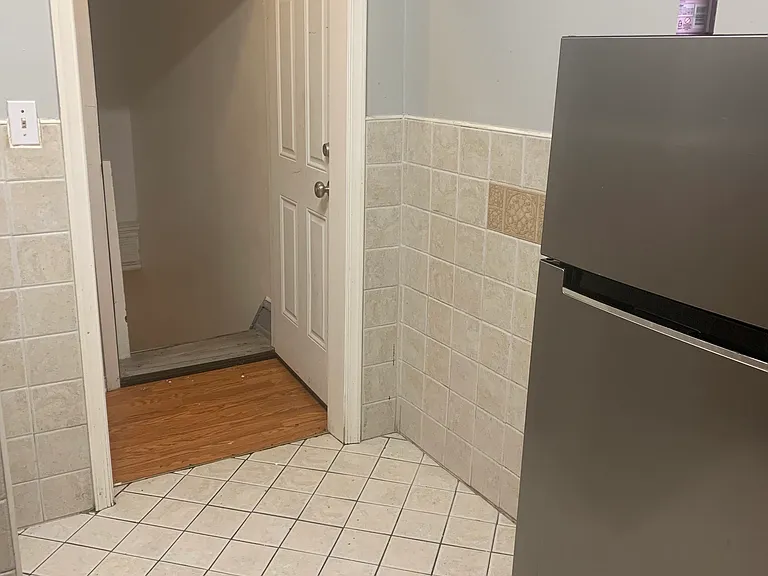 1335 Snyder Ave #3 — Photo 6