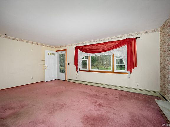 5th image of 12 Julie Drive