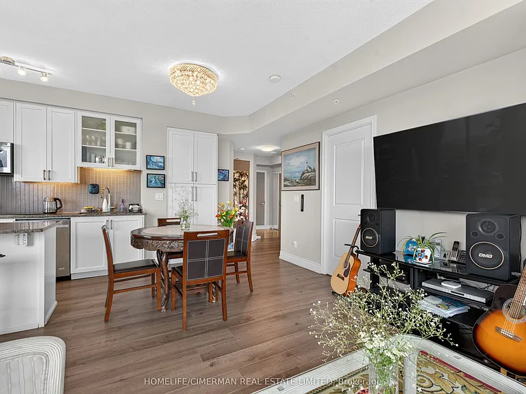 9090 Yonge St #1010 — Photo 6