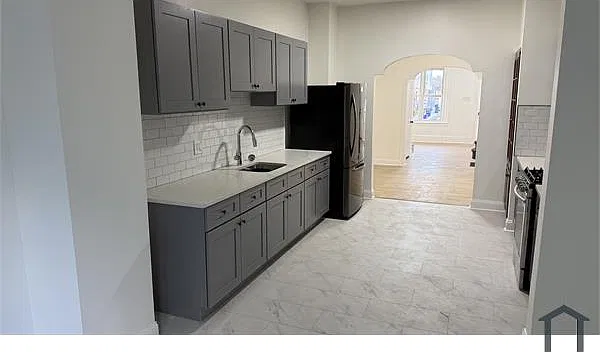 4 bed, 1600 sqft, $2,600 — Photo 1