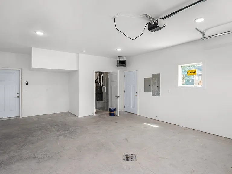 500 Cambridge St — Photo 31