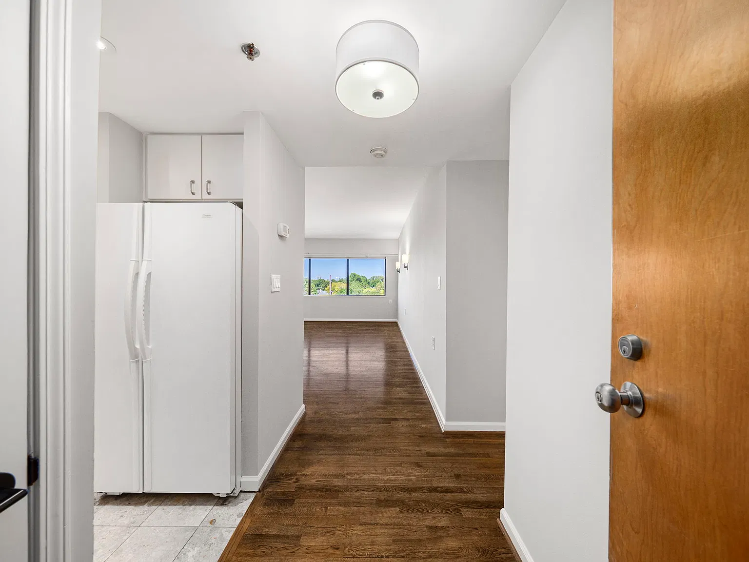 2 bed, 2.5 bath, 1180 sqft, $2,550 — Photo 2