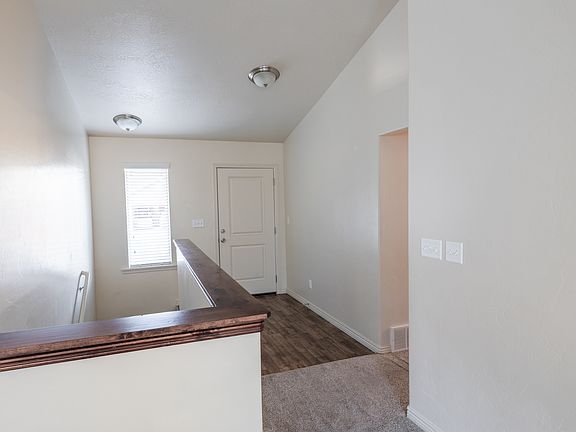 5th image of 488 Slate Dr