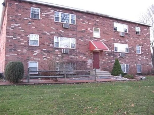 47 Berlin St APT 510, Clinton, MA 01510