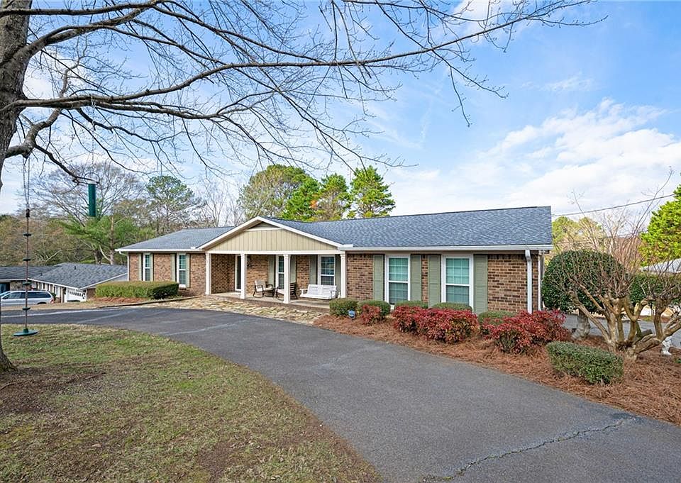 1st image of 136 Meadow Ln