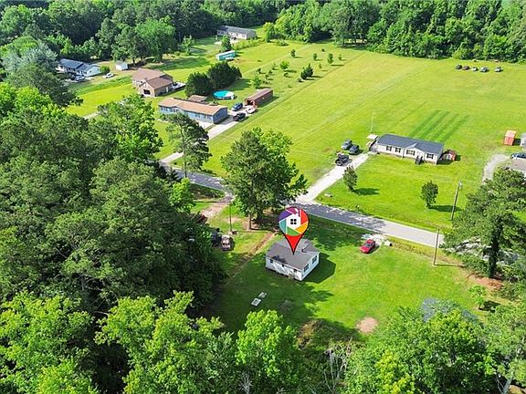 2nd image of 592 Crooked Run Rd