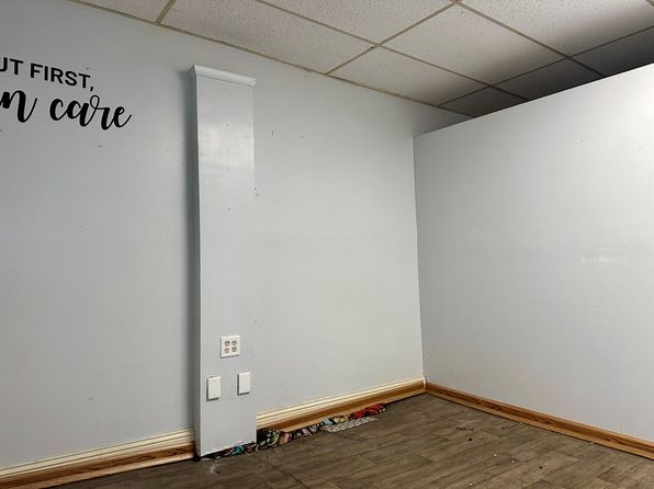 13 E Broadway St, Wellston, OH 45692
