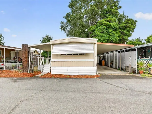 306 Sandlewood Dr, Grants Pass, OR 97526