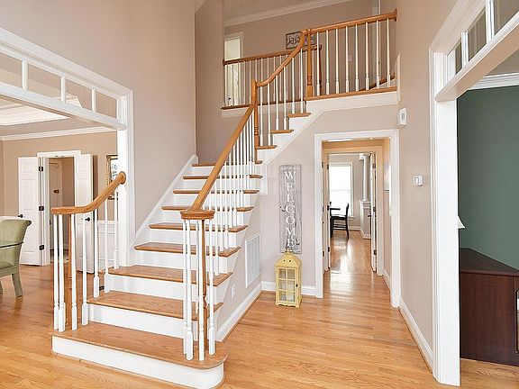 Hardwood Floors in Foyer