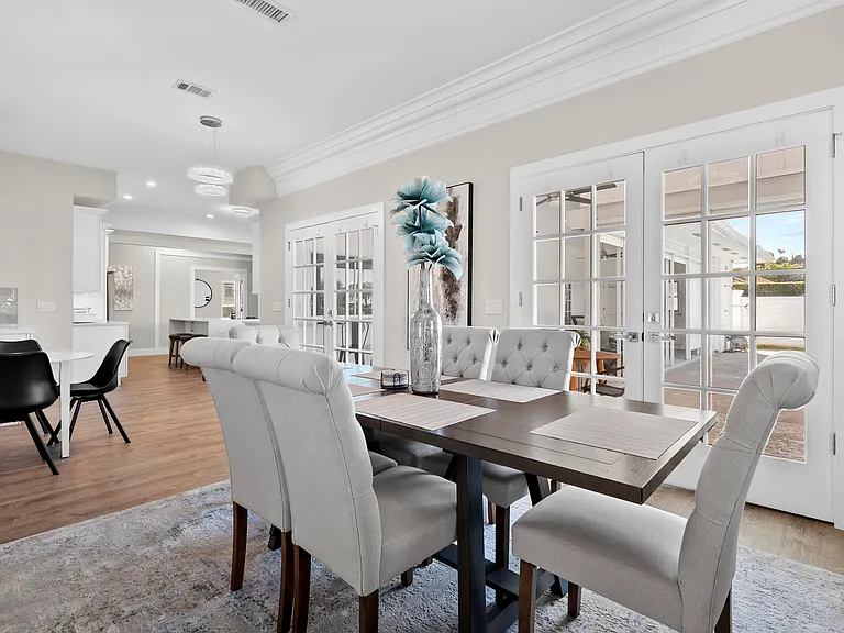 9010 Gardens Glen Cir — Photo 17
