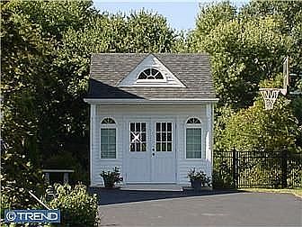 Custom-built shed that matches the house