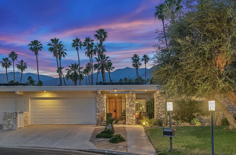 1st image of 2489 Playa Cir