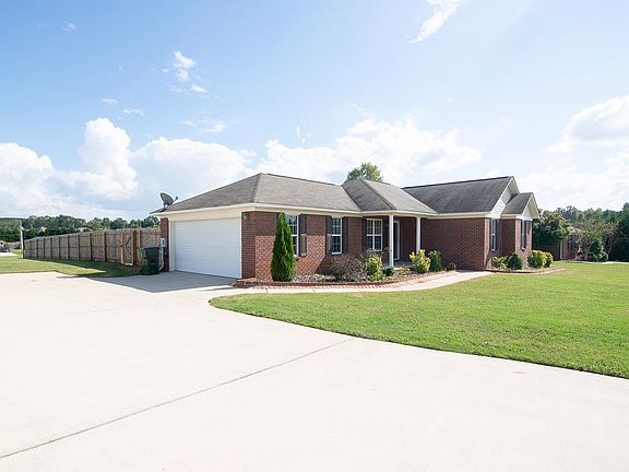 4th image of 204 Smokey Hills Ct