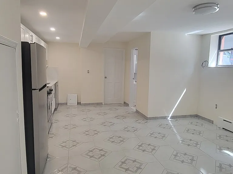 25-83 44th St #1G — Photo 2