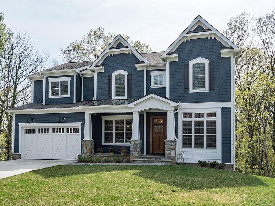 1st image of 300 Roosevelt Ct NE