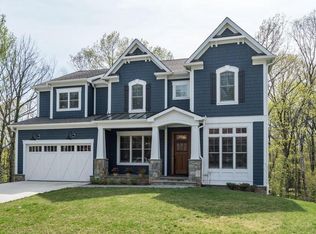 300 Roosevelt Ct NE, Vienna, VA 22180