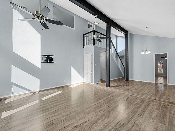 4th image of 2313 NE Turtle Creek Dr