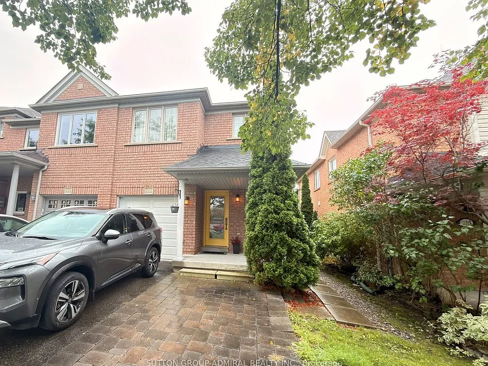 222 Burgess Cres
