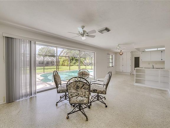 4th image of 1578 Covington Cir E