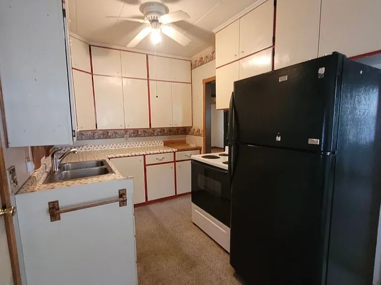 618 S Magnolia St — Photo 3