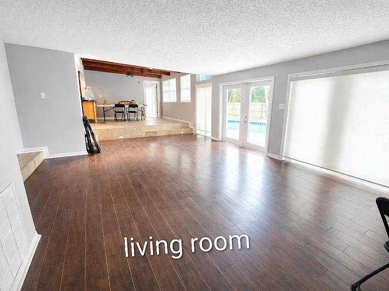 1009 N Palm Ave — Photo 3