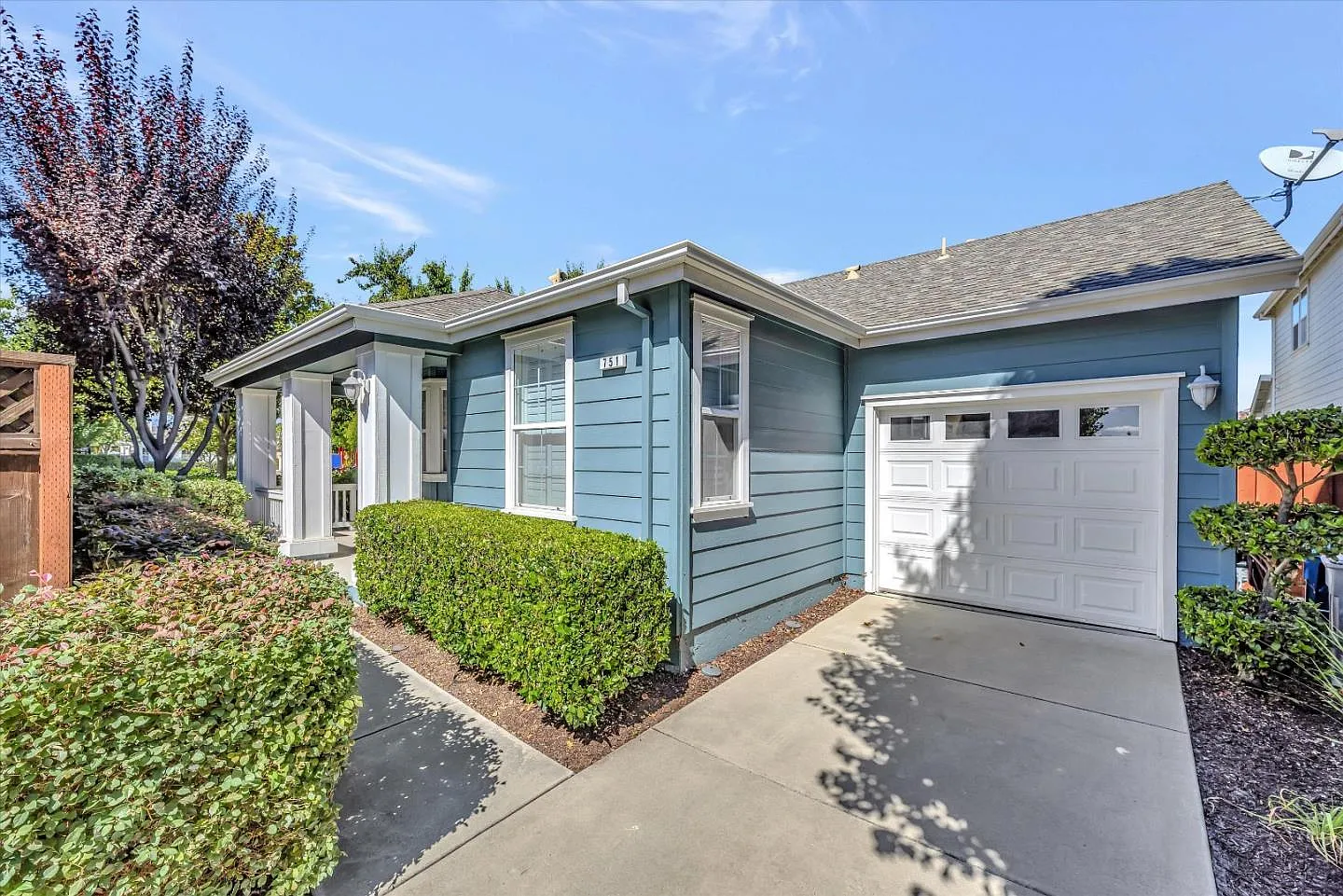 751 Tennyson Dr photo 1