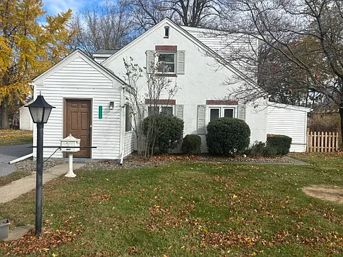 1810 Chatham Dr Photo 1