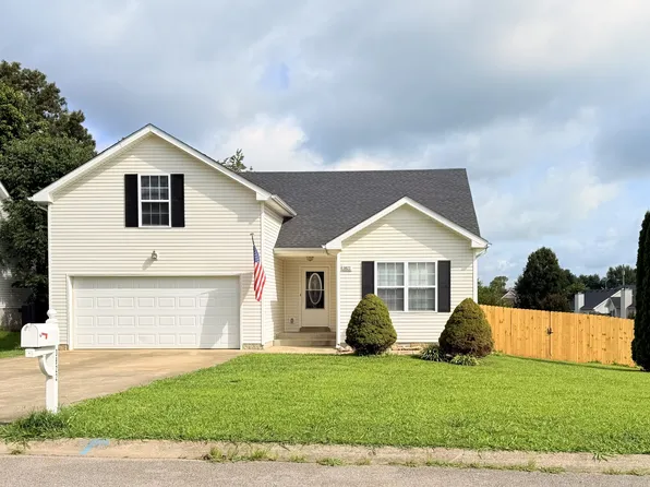3822 McAllister Dr, Clarksville, TN 37042